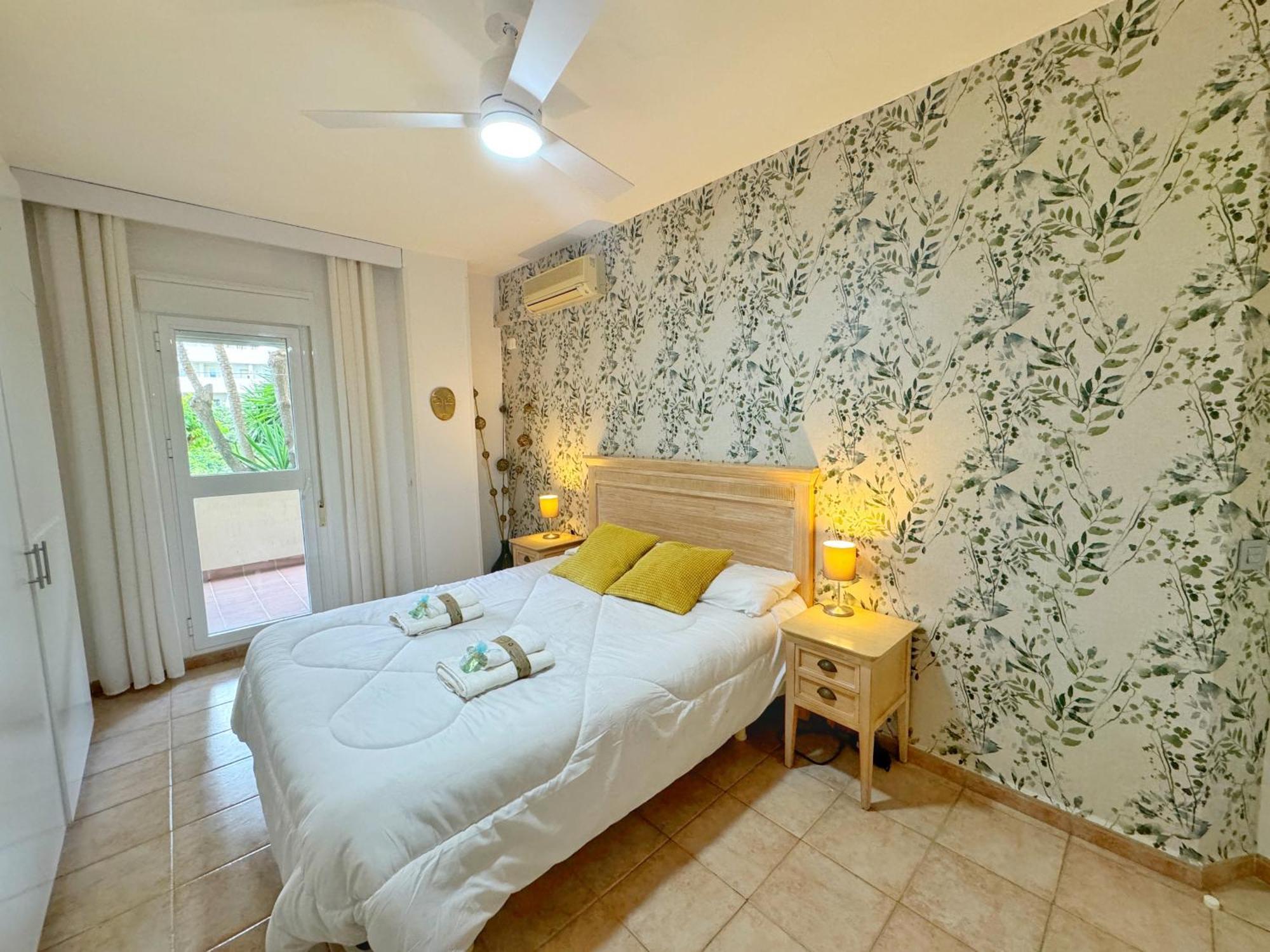 797 Holiday Rentals- Precioso Piso Con Vistas Al Jardin En Benalbeach Benalmádena Dış mekan fotoğraf